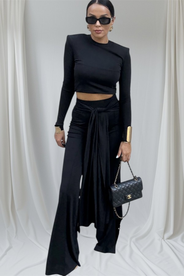 BLUZKA DOPASOWANA SHORT Z PODUSZKAMI...